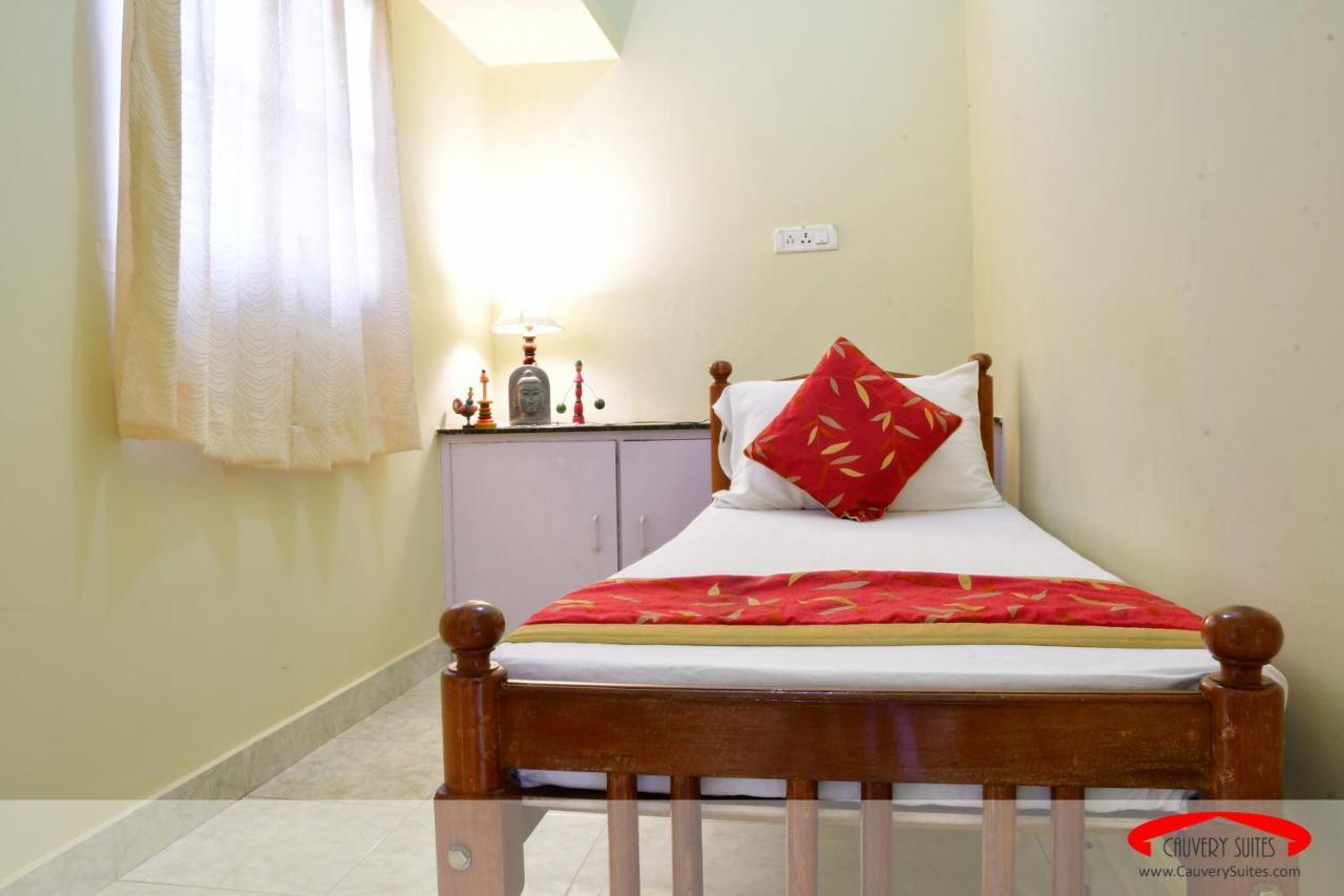 Cauvery Suites Madikeri Buitenkant foto