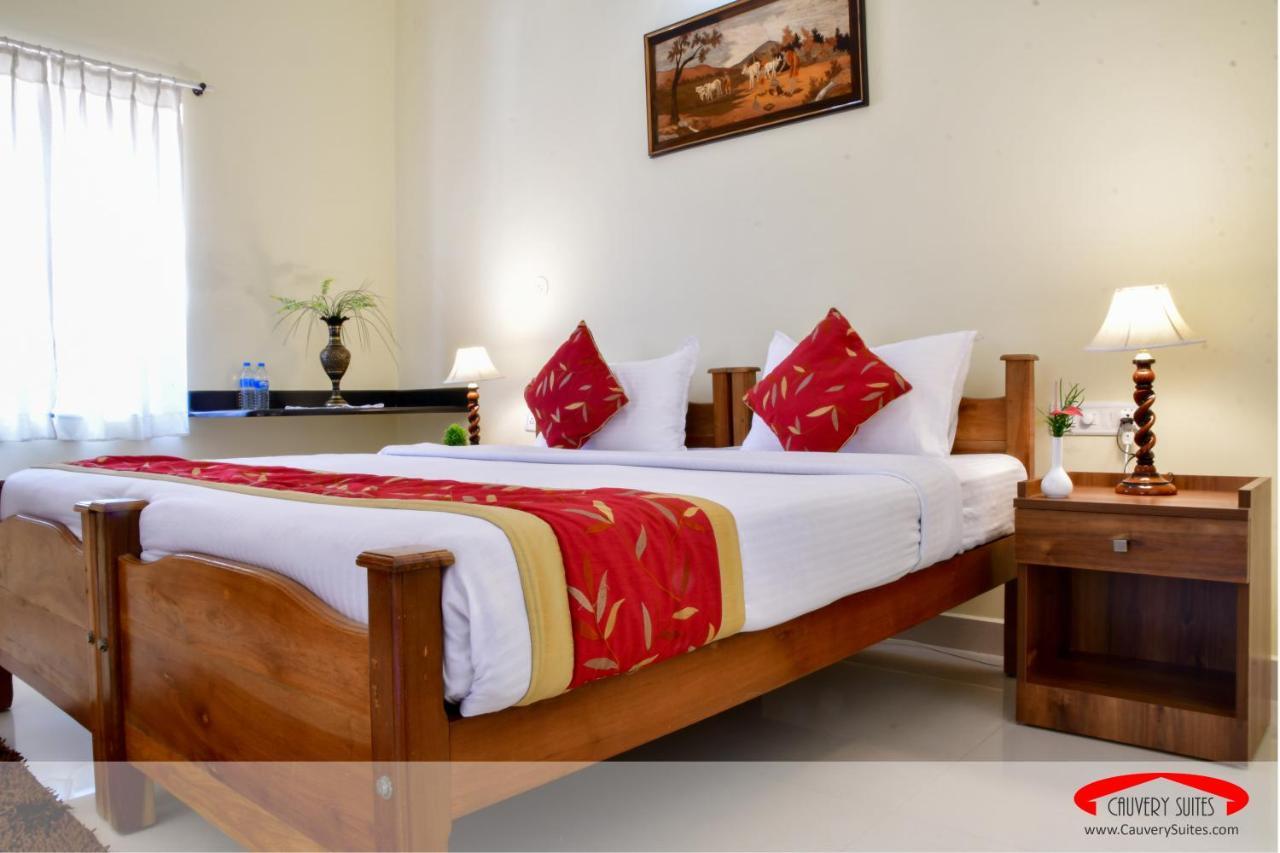 Cauvery Suites Madikeri Buitenkant foto