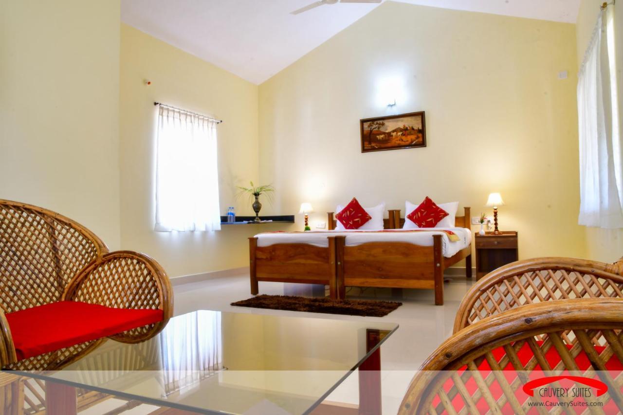 Cauvery Suites Madikeri Buitenkant foto