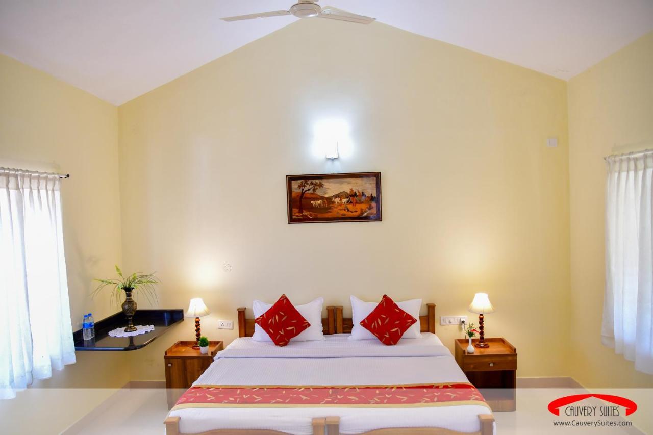 Cauvery Suites Madikeri Buitenkant foto